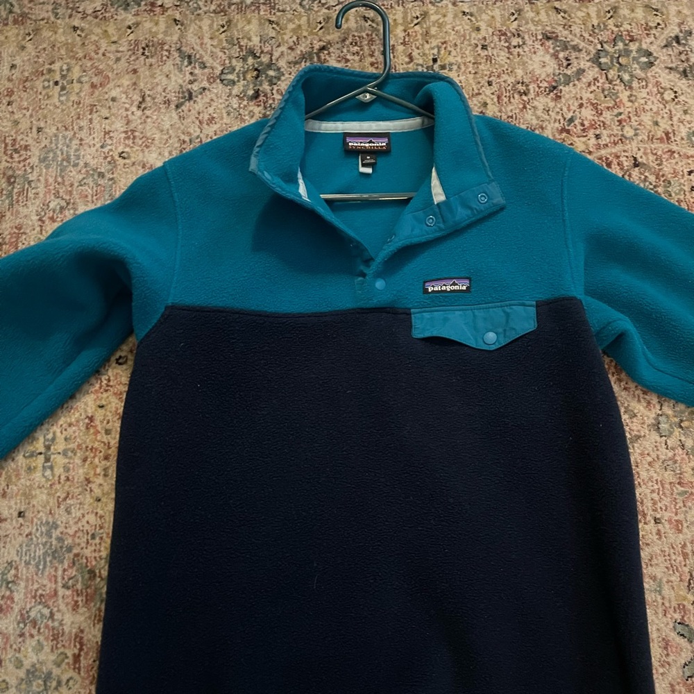 Worn twice medium pullover fleece.